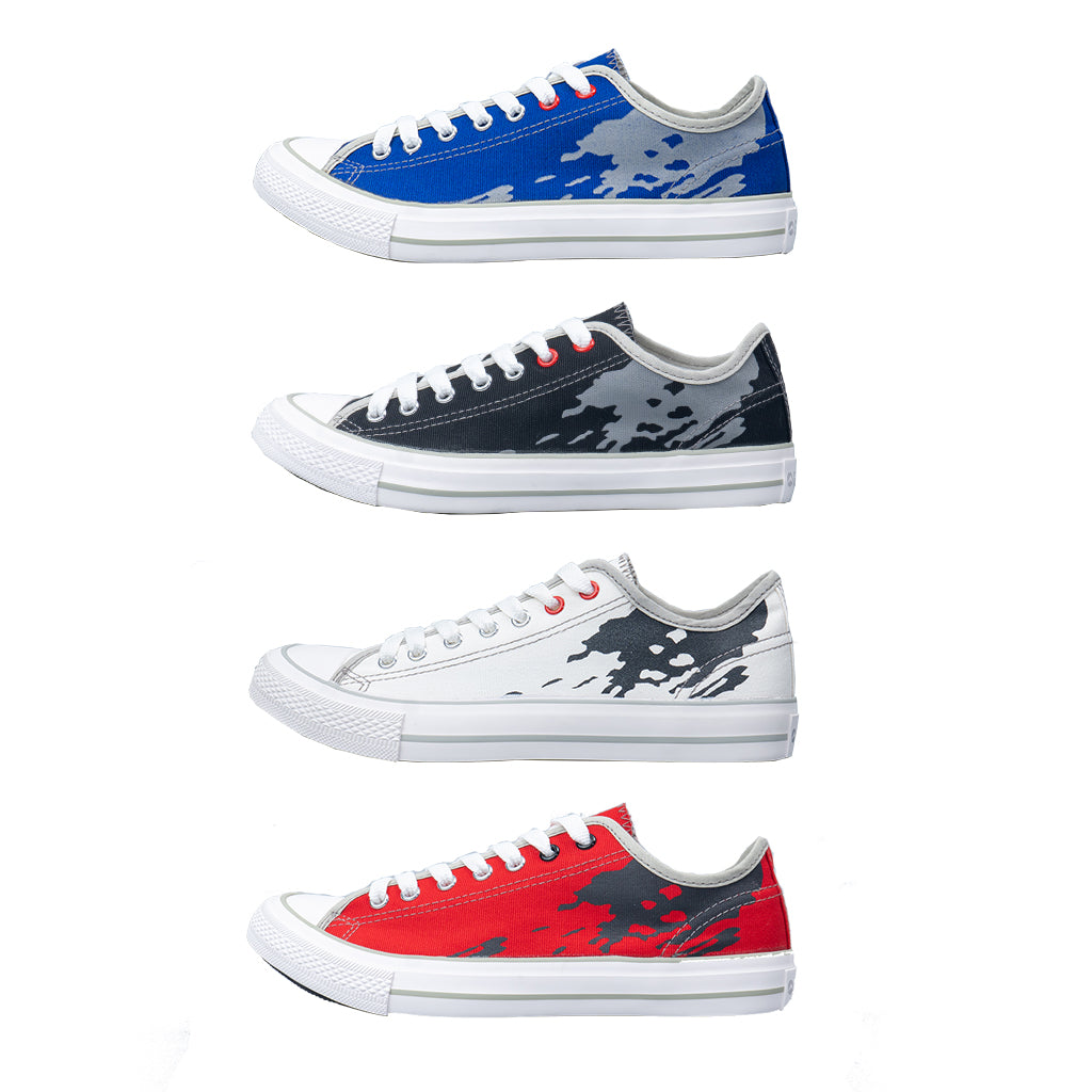 รองเท้าผ้าใบ รุ่น NO023 วางเรียงกัน 3 คู่ โชว์ดีไซน์ลายสุดเท่ห์ สีดำเทา สีแดงดำ สีชาวดำ สีน้ำเงิ นเทา มุมมองด้านข้าง