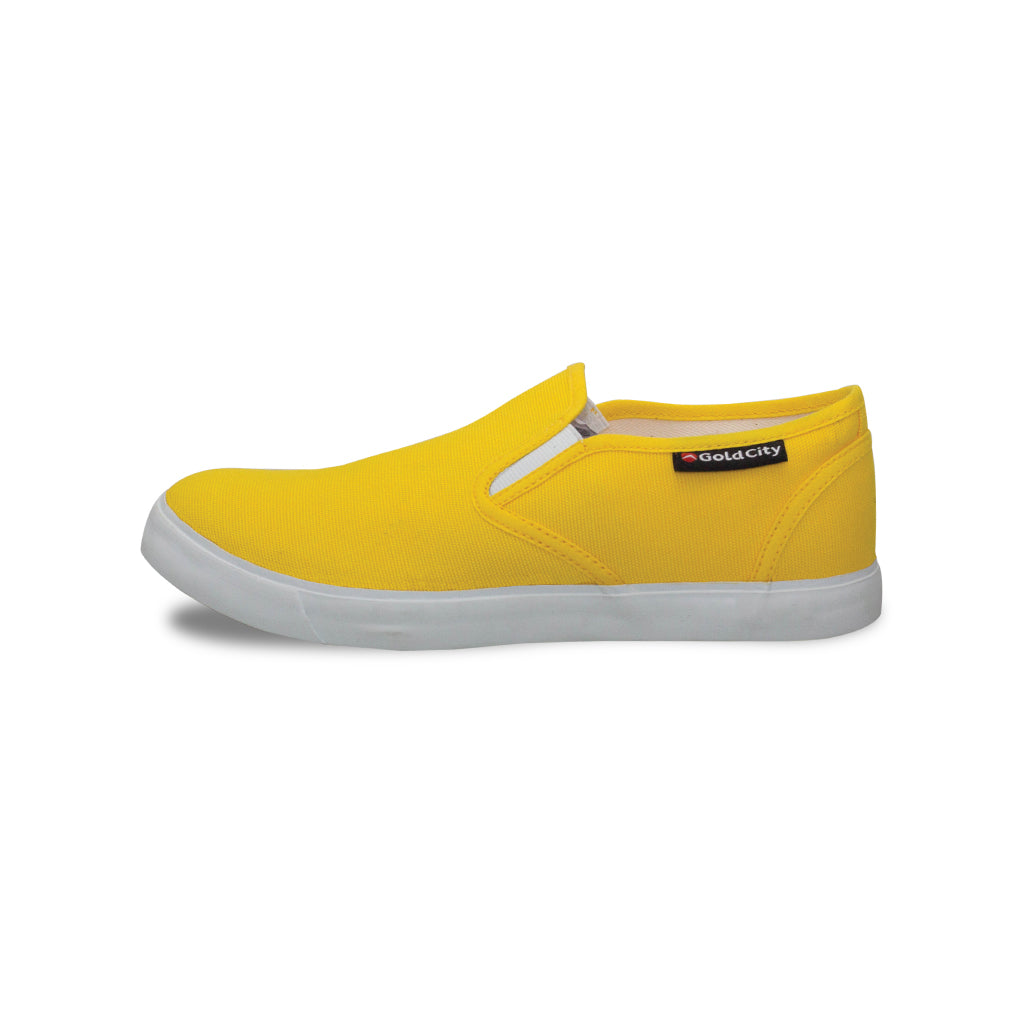 รองเท้าผ้าใบสลิปออน รุ่น 1271 สีเหลือง โชว์หน้าผ้าใบคอตตอนและทรงรองเท้าอเนกประสงค์แมทช์ง่าย มุมมองด้านข้าง