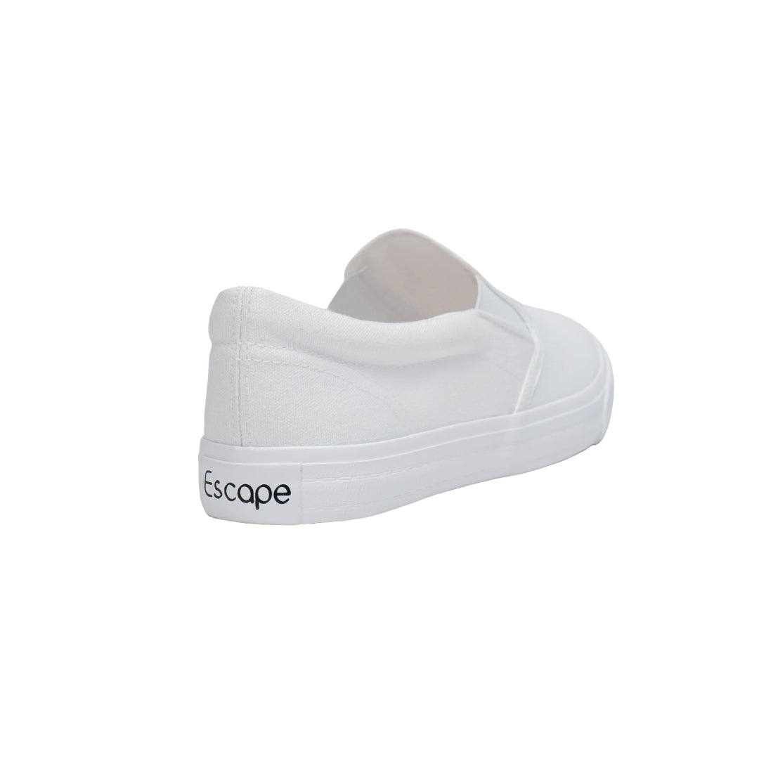 ส้นรองเท้าสลิปออน รุ่น ES333 สีครีม โชว์โลโก้ตัวอักษร Escape มุมมองเฉียงจากด้านหลัง
