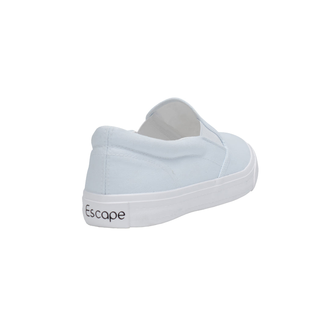 ส้นรองเท้าสลิปออน รุ่น ES333 สีขาว โชว์โลโก้ตัวอักษร Escape มุมมองเฉียงจากด้านหลัง