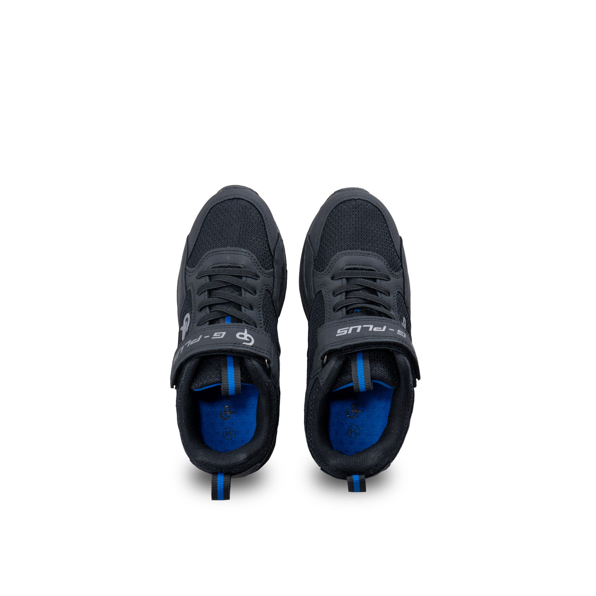 รองเท้าผ้าใบ หันหน้า