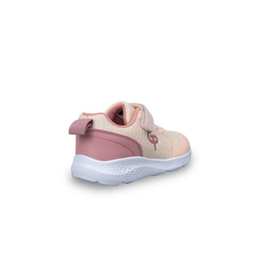 รองเท้าผ้าใบ หันหลัง