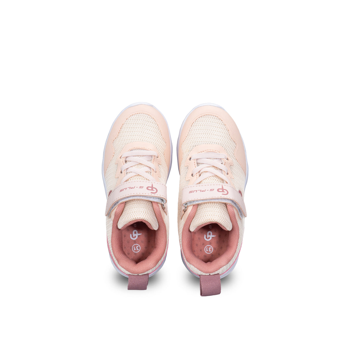 รองเท้าผ้าใบ หันหน้า