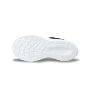 รองเท้าผ้าใบ พื้น