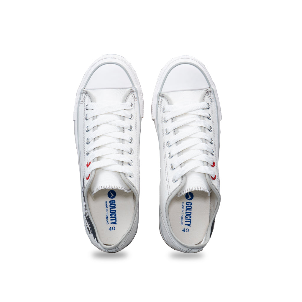 รองเท้าผ้าใบ รุ่น NO023 สีน้ำขาวดำ มุมมองด้านบน โชว์แผ่นรองพื้นด้านใน