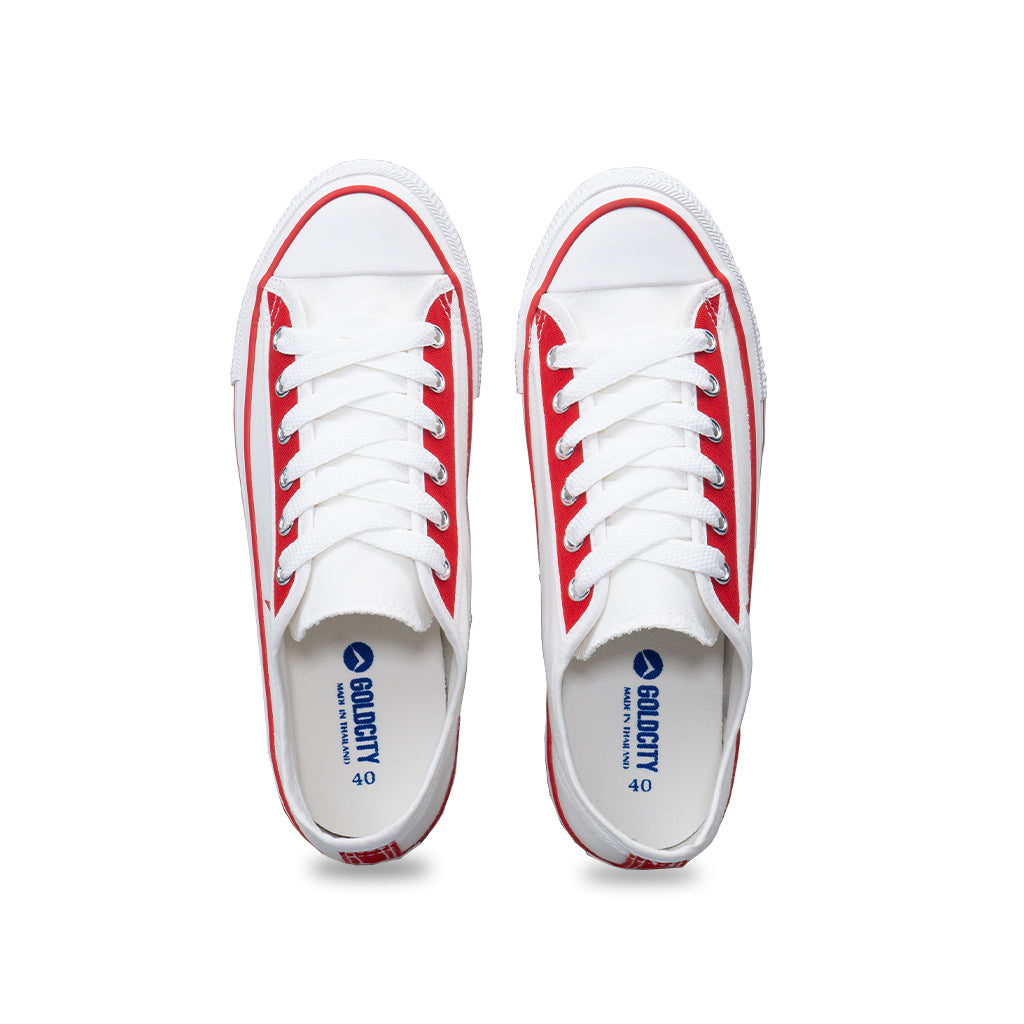 รองเท้าผ้าใบแฟชั่นผูกเชือก รุ่น NO030 สีครีมแดง โชว์ดีไซน์ผูกเชือกสุดคลาสสิก สีทูโทน และแผ่นรองพื้นนุ่มสบาย มุมมองจากด้านบน