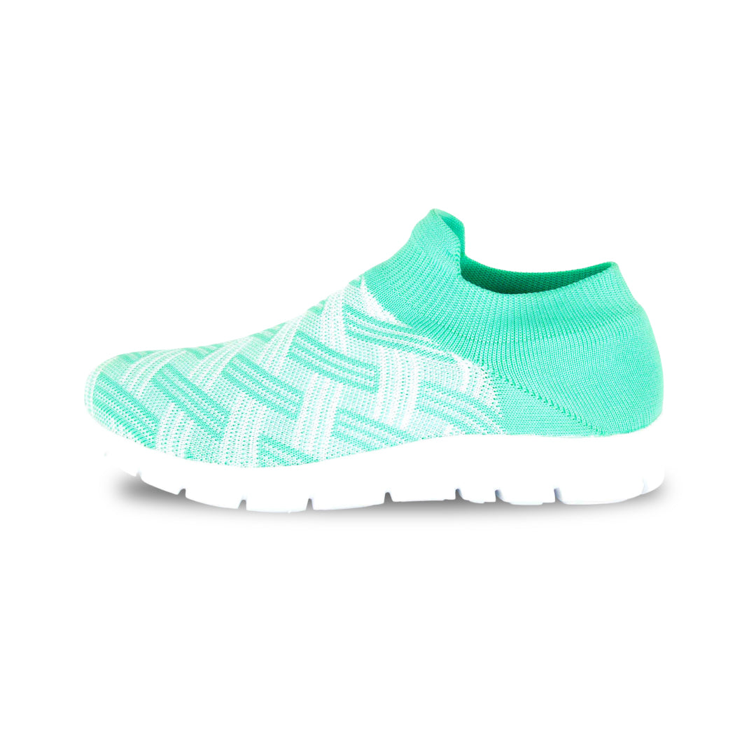 รองเท้าผ้าใบลำลอง รุ่น CE002 สีเขียว ผ้าทอระบายอากาศ น้ำหนักเบาพิเศษ พื้น EVA นุ่มเด้งลดความอับชื้น