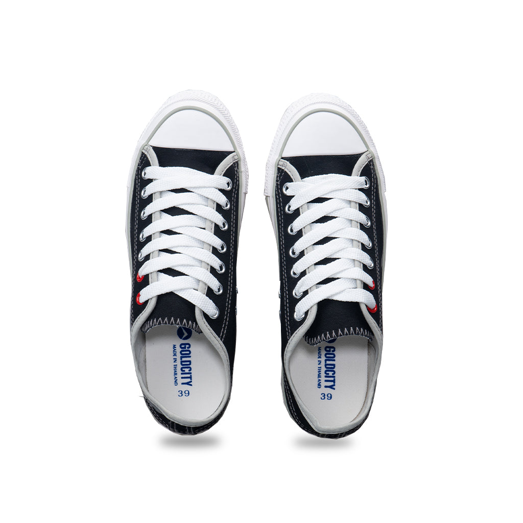 รองเท้าผ้าใบผูกเชือก รุ่น NO023 สีดำเทา มุมมองด้านบน โชว์แผ่นรองพื้นด้านใน