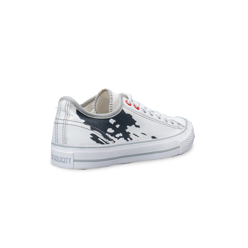 รองเท้าผ้าใบแฟชั่น หันหลัง