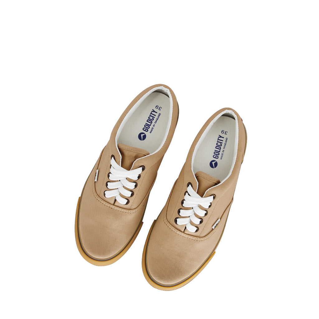 รองเท้าผ้าใบ รุ่น NO501 สีเบจ มุมมองด้านบน โชว์แผ่นรองพื้นด้านใน