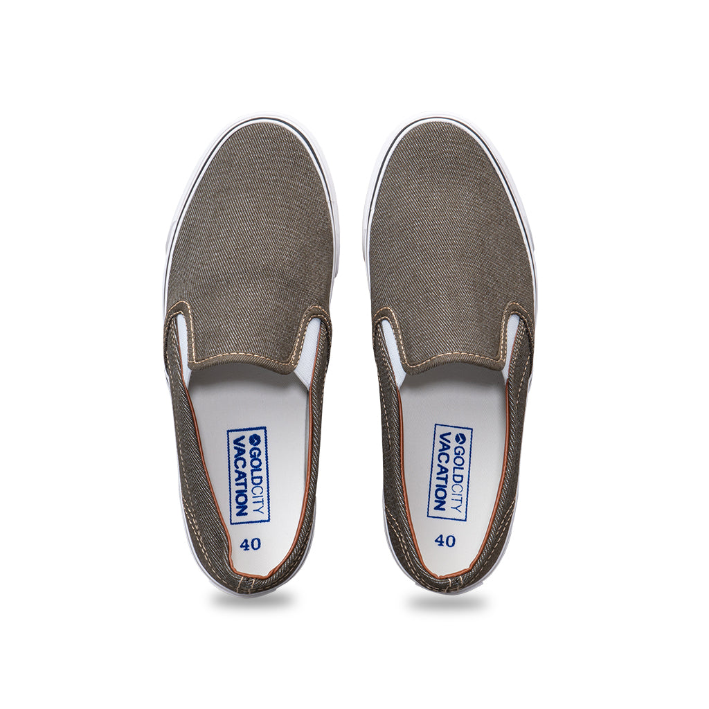 รองเท้าผ้าใบ รองเท้าผ้าใบสลิปออนผู้ชายสีเบจ ลายยีนส์สุดเท่ห์ น้ำหนักเบา สวมใส่ง่าย ระบายอากาศดีเยี่ยม