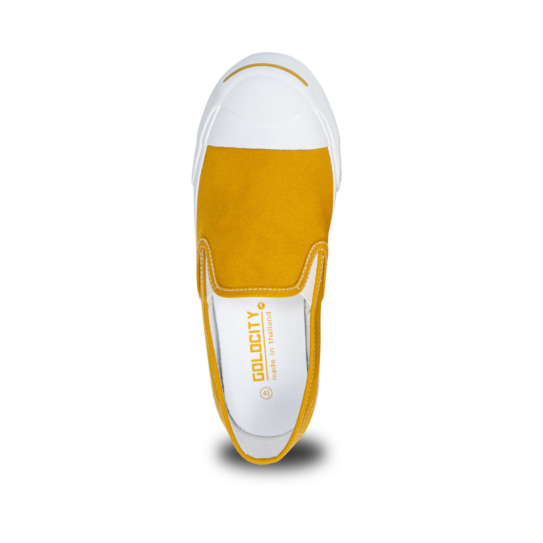 รองเท้าผ้าใบสลิปออน รุ่น NS234 สีมัสตาร์ด  โชว์ทรงสวมแคนวาส ขอบหน้ายิ้ม และแผ่นรองพื้นด้านในที่ซัพพอร์ตส้นเท้า มุมมองจากด้านบน