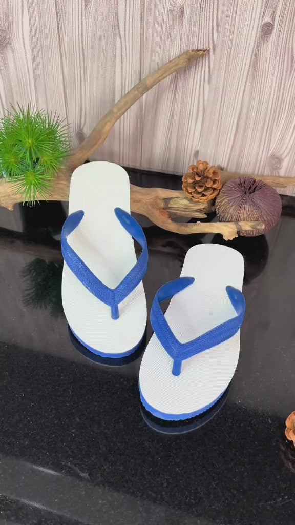 รองเท้าแตะ รองเท้าแตะหูหนีบ รองเท้าแตะหูหนีบผู้ชาย รองเท้าแตะหูหนีบผู้หญิงสีขาวน้ำเงิน ฟองน้ำยางพาราธรรมชาติ  ใส่สบาย  ทนทาน  นุ่ม เบา 