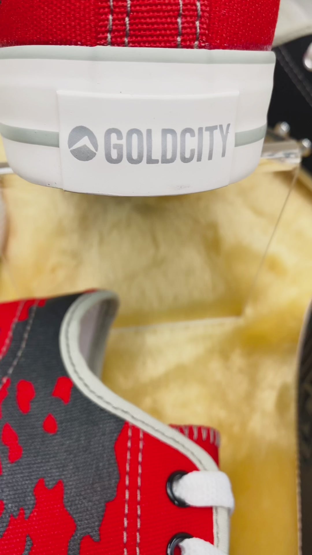 วิดีโอรีวิวโชว์รายละเอียดรองเท้าผ้าใบ GOLDCITY รุ่น NO023 สีขาวดำ,แดงดำ,ดำเทา,น้ำเงินเทา
